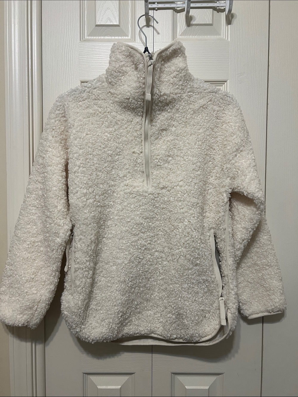 Brand new. No tag Craghppers Cozy Quarter-Zip Sherpa Pullover Sweater - Cream